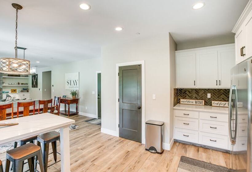 Spacious Arnold Cabin W/ Patio & Gas Grill!