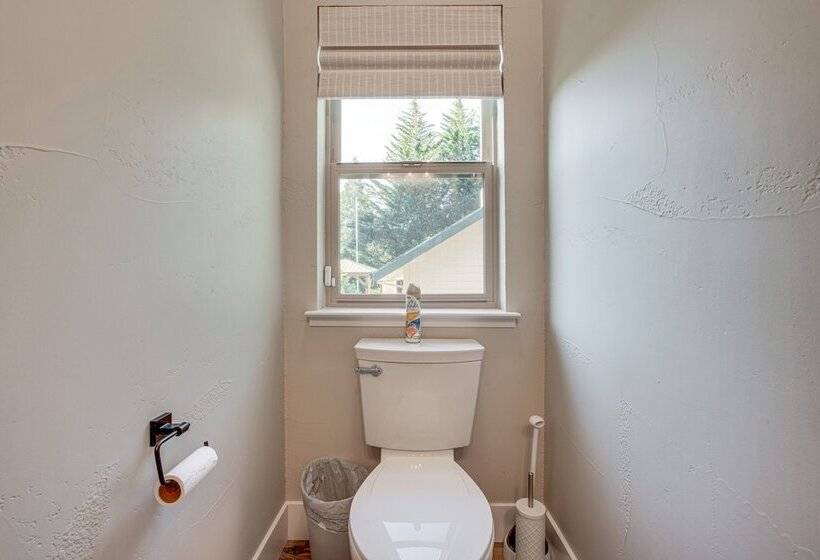 Spacious Arnold Cabin W/ Patio & Gas Grill!