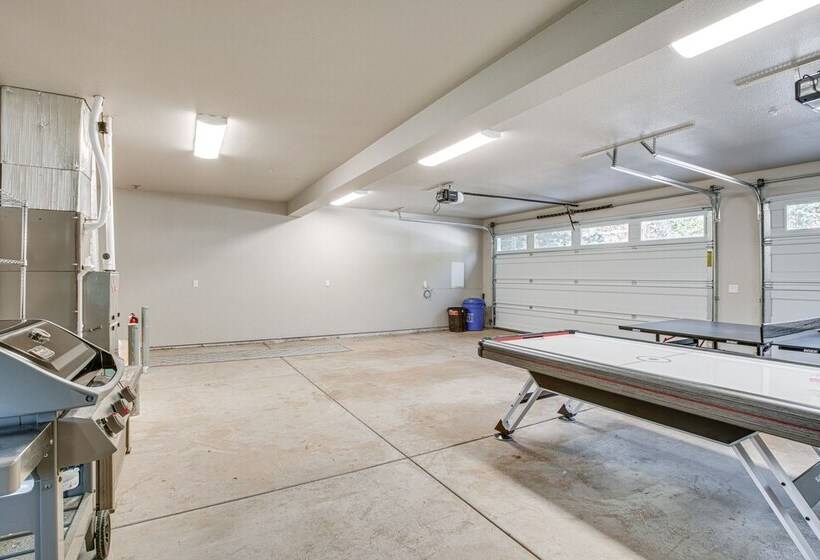 Spacious Arnold Cabin W/ Patio & Gas Grill!