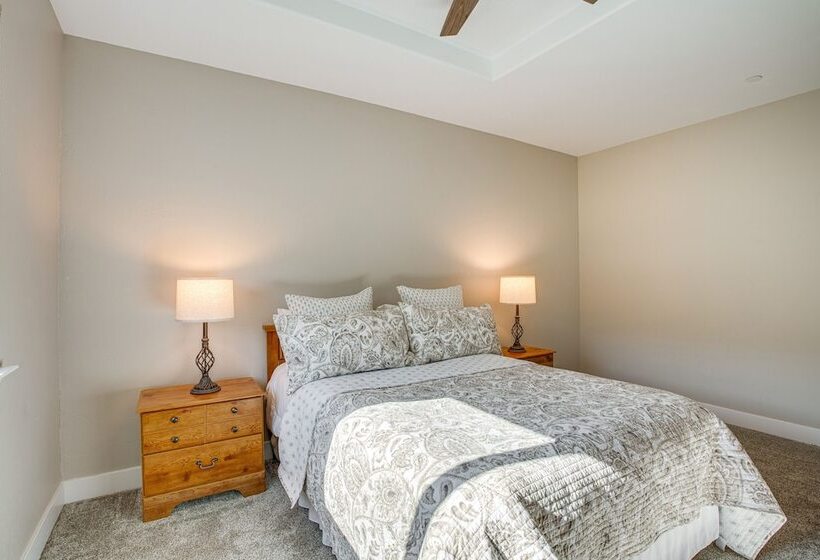 Spacious Arnold Cabin W/ Patio & Gas Grill!