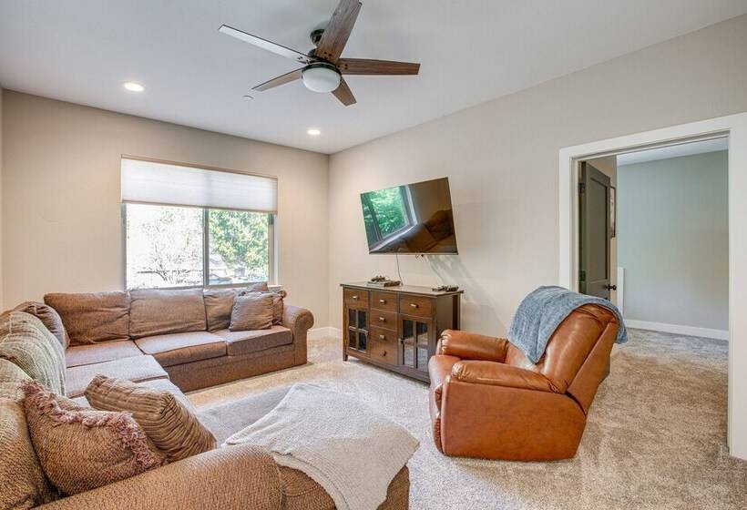 Spacious Arnold Cabin W/ Patio & Gas Grill!