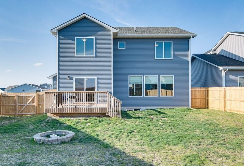 Spacious Family Home ~ 13 Mi To Des Moines