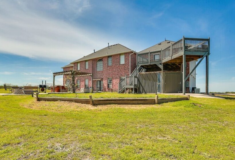 Spacious Farmersville Home W/ Game Room & Fire Pit