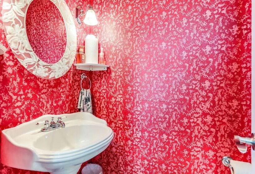 Spacious Farmersville Home W/ Game Room & Fire Pit