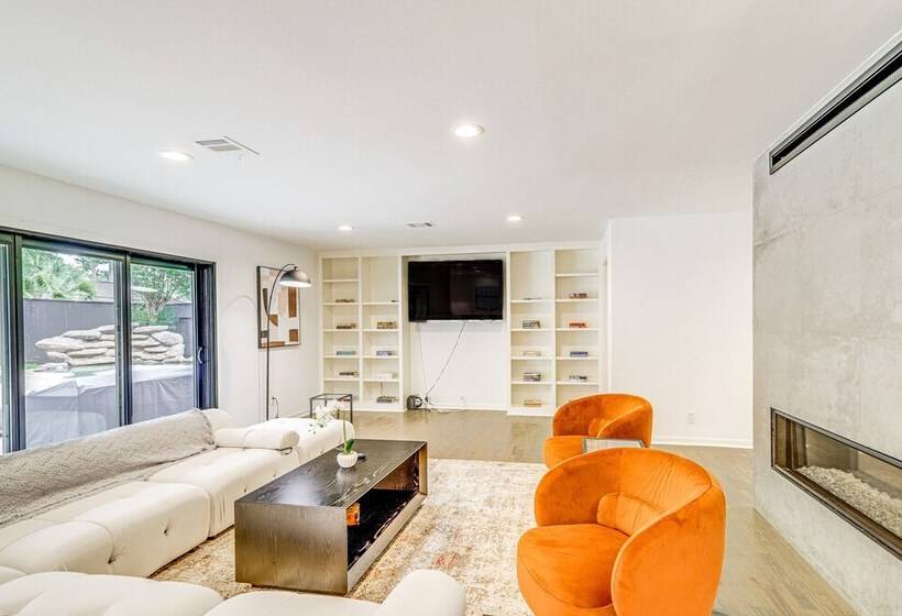Spacious Houston Home W/ Pool   Near The Galleria!