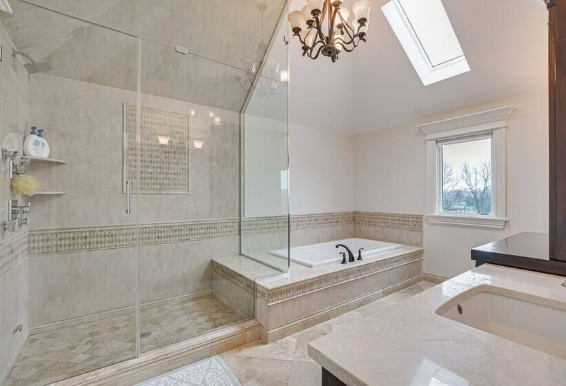 Spacious Inverness Home ~ 36 Mi To Chicago!