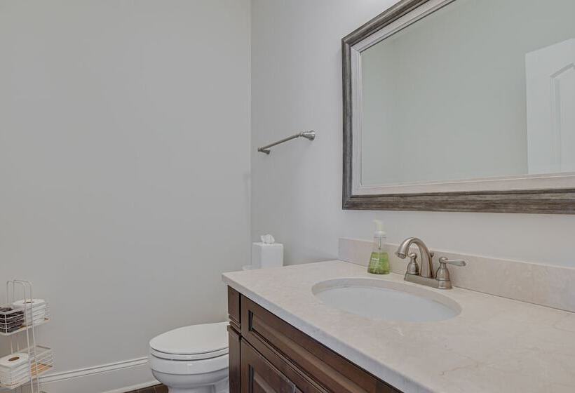 Spacious Inverness Home ~ 36 Mi To Chicago!