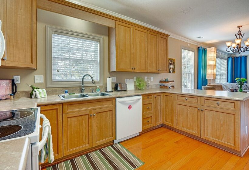 Spacious Murrells Inlet Home   Walk To Beach!