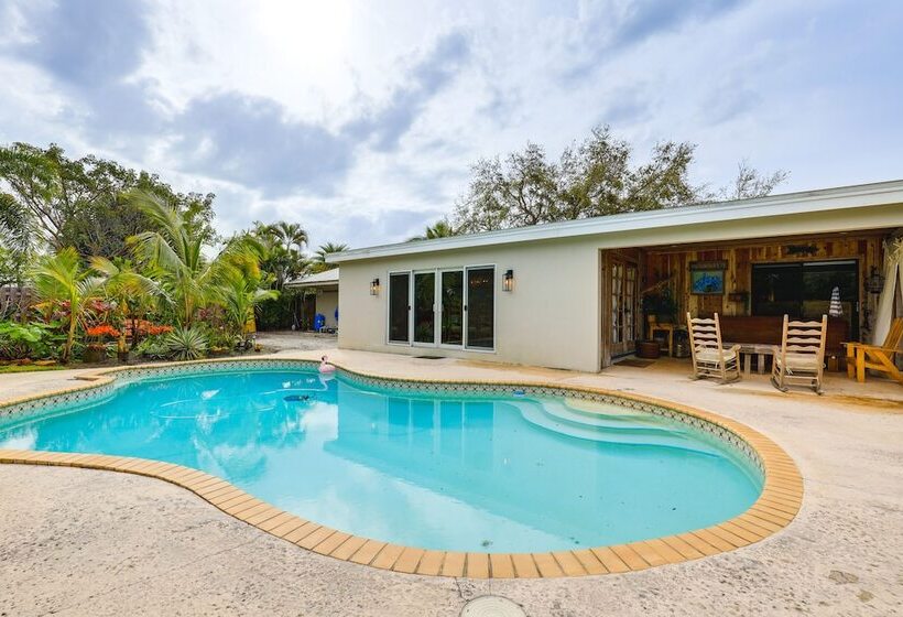 Spacious Palm City Home W/ Private Pool Near Golf