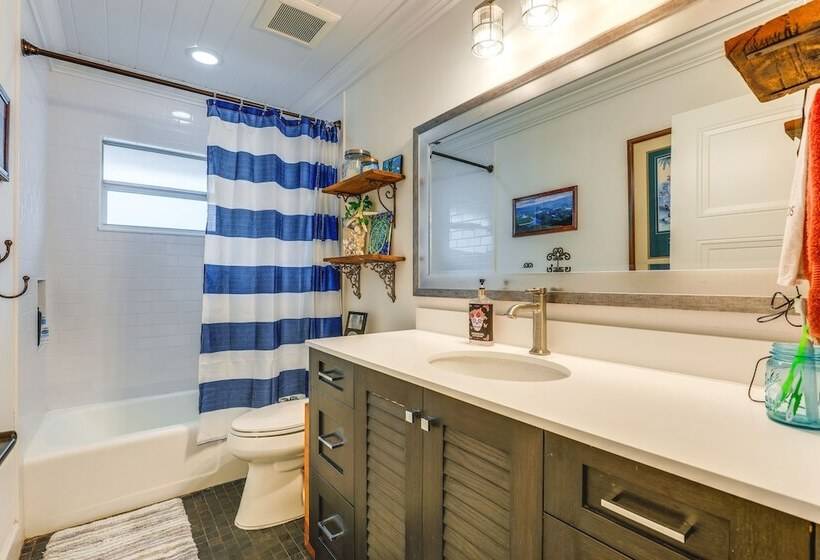 Spacious Palm City Home W/ Private Pool Near Golf