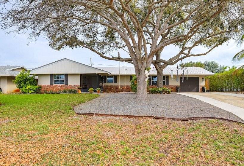 Spacious Palm City Home W/ Private Pool Near Golf