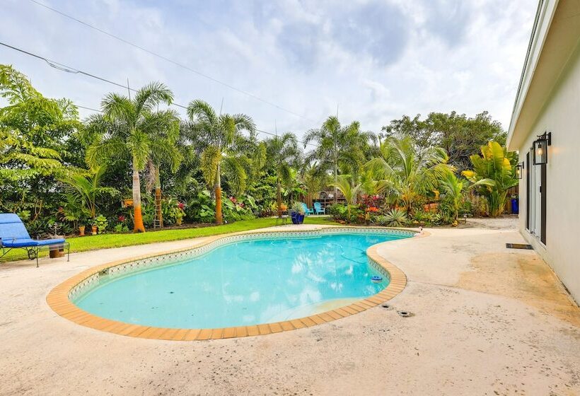 Spacious Palm City Home W/ Private Pool Near Golf