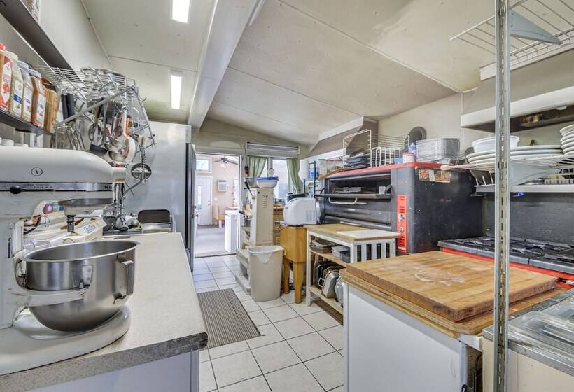 Spacious Round Pond House W/ On Site Trail Access!