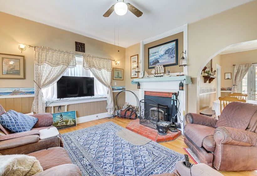 Spacious Round Pond House W/ On Site Trail Access!