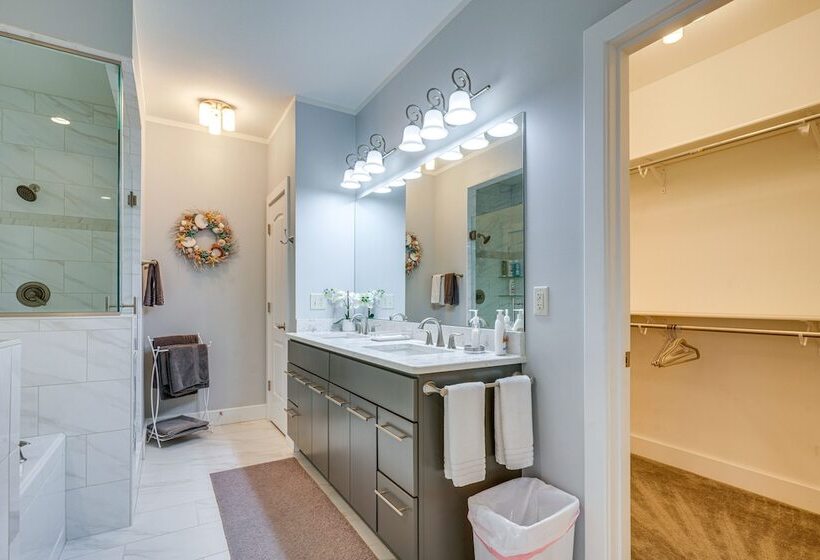 Spacious South Bend Home   Walk To Notre Dame!