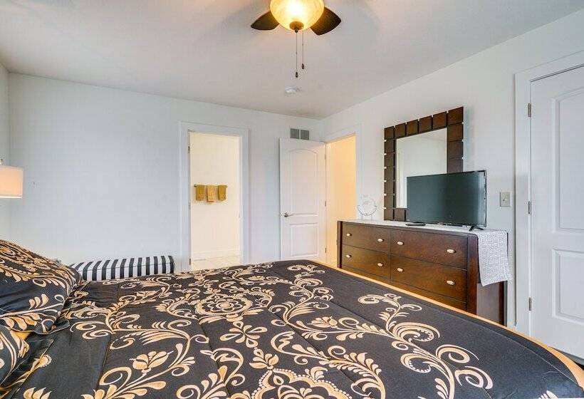 Spacious South Bend Home   Walk To Notre Dame!