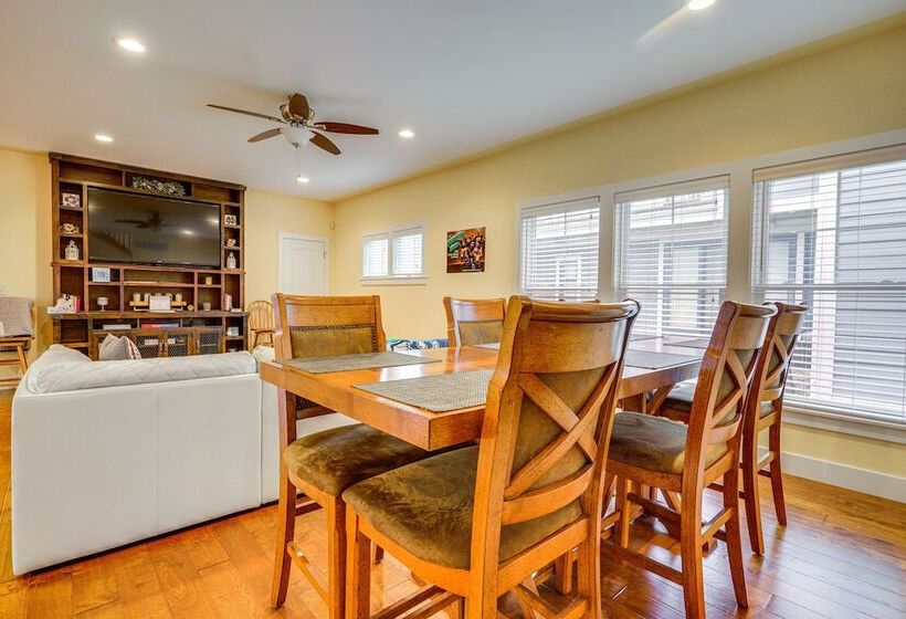 Spacious South Bend Home   Walk To Notre Dame!