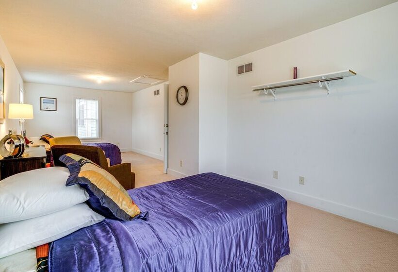 Spacious South Bend Home   Walk To Notre Dame!