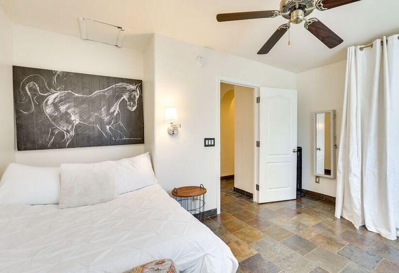 Spacious Uptown Phoenix Home W/ Pool & Yard Games!