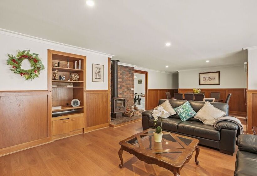 Stayau 4br Spacious Nature Retreat