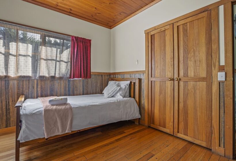 Stayau Conifer Cottage Lakeside Haven