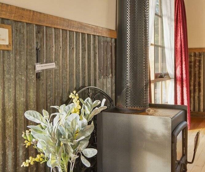 Stayau Sunset Cottage 2br Farm Retreat