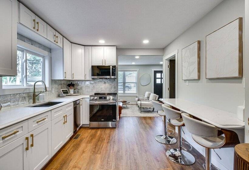 Stylish  Crosby Cottage    1 Mi To Serpent Lake!