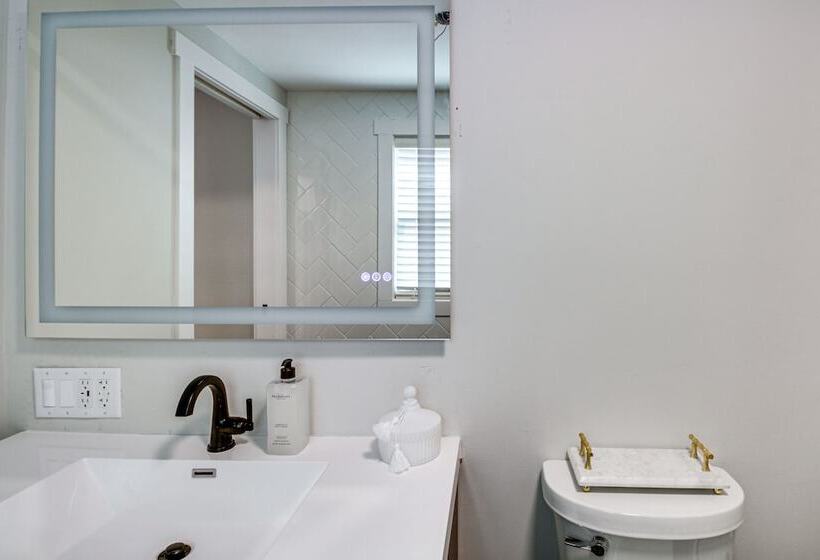 Stylish  Crosby Cottage    1 Mi To Serpent Lake!