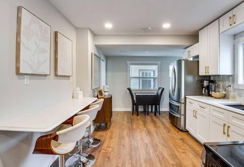 Stylish  Crosby Cottage    1 Mi To Serpent Lake!