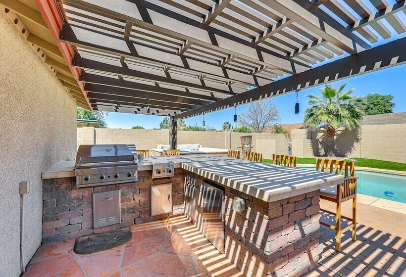 Sunny San Tan Valley Home W/ Backyard Oasis!
