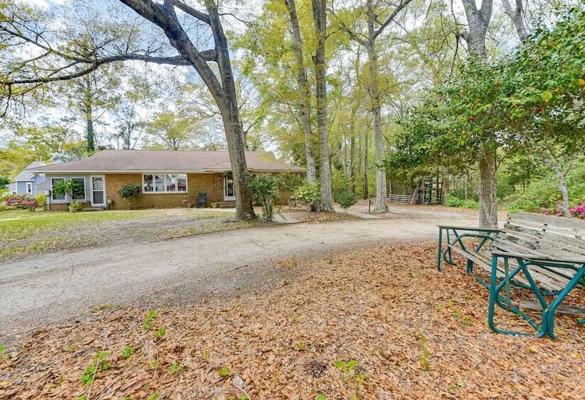 Near Golf & Marina: Sunset Beach Getaway!