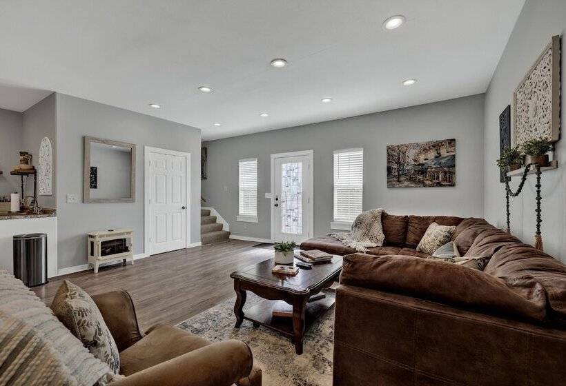 The Elizabeth Cottage