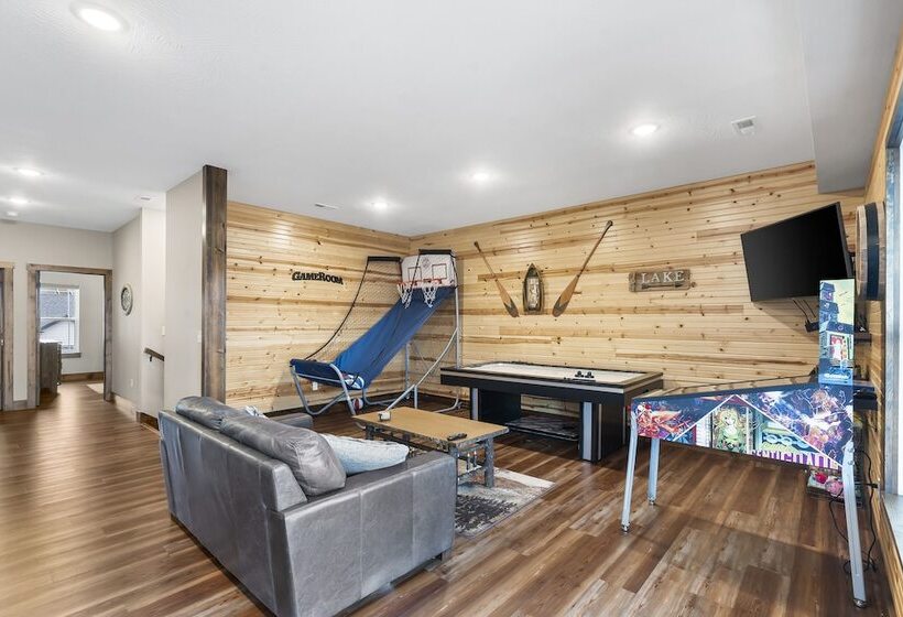 The Rock At Branson Cove 5 Bdr On Table Rock!