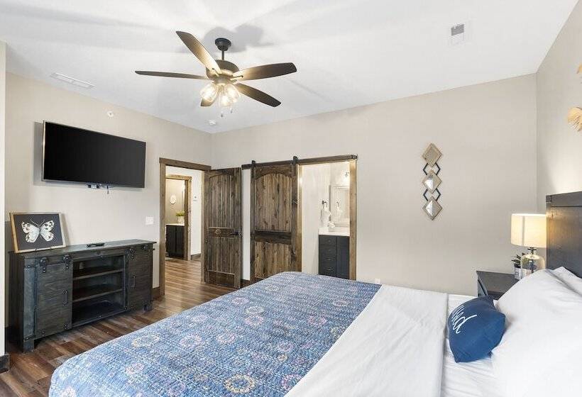 The Rock At Branson Cove 5 Bdr On Table Rock!