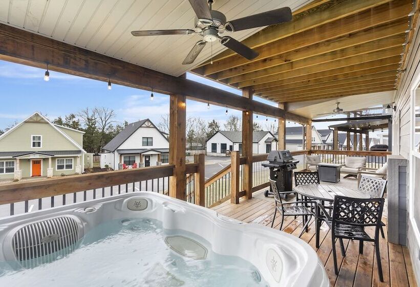 The Rock At Branson Cove 5 Bdr On Table Rock!