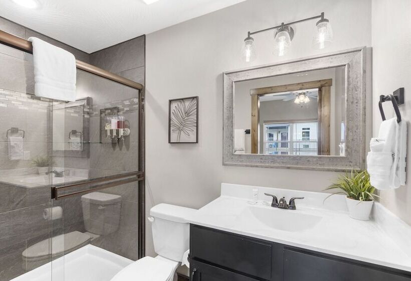 The Rock At Branson Cove 5 Bdr On Table Rock!