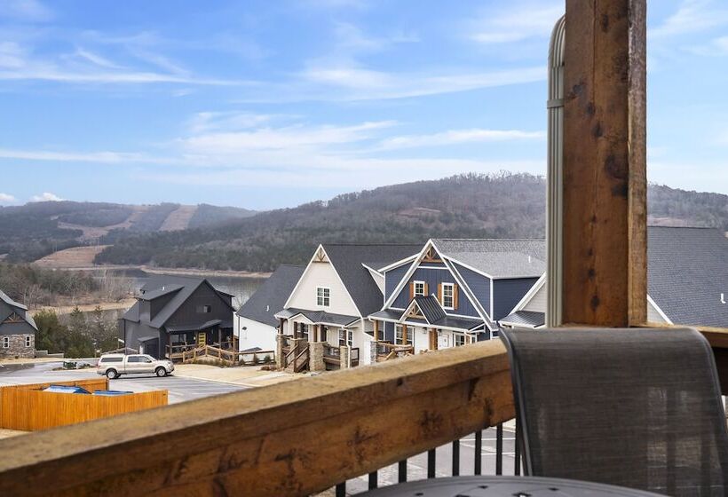 The Rock At Branson Cove 5 Bdr On Table Rock!