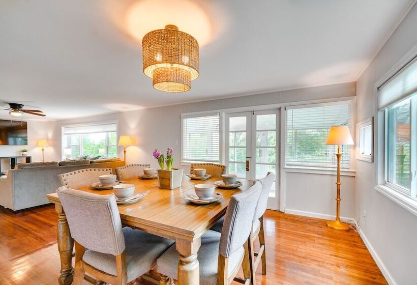 Updated Home: Central Oak Ridge Location