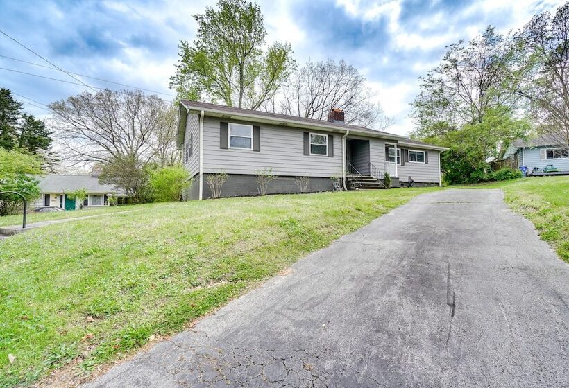 Updated Home: Central Oak Ridge Location