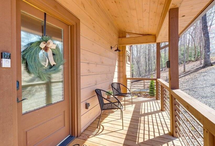 Upscale Ellijay Cottage W/ Private Hot Tub & Grill