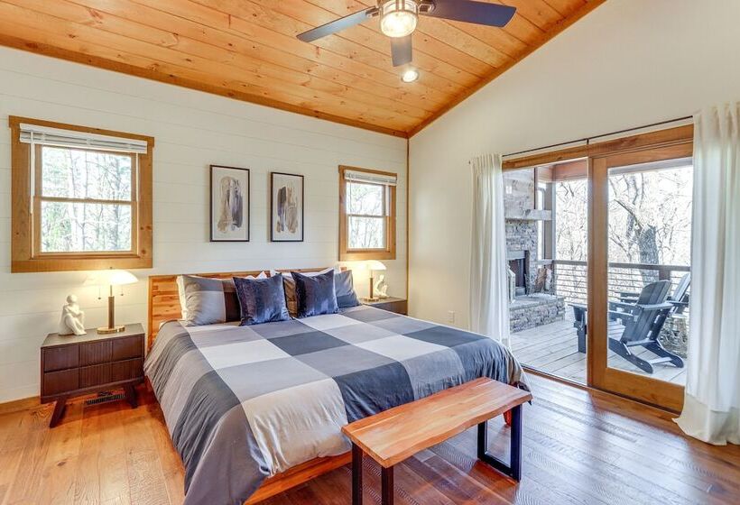 Upscale Ellijay Cottage W/ Private Hot Tub & Grill