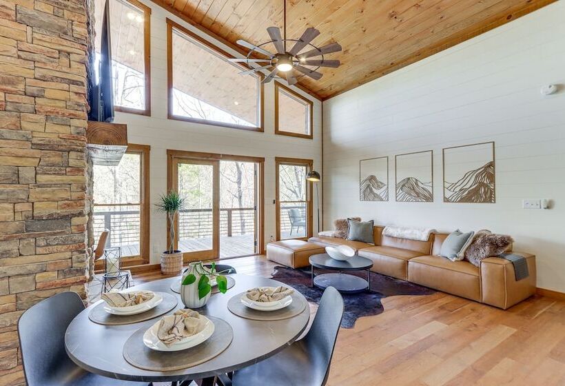 Upscale Ellijay Cottage W/ Private Hot Tub & Grill