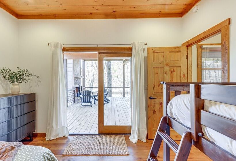 Upscale Ellijay Cottage W/ Private Hot Tub & Grill