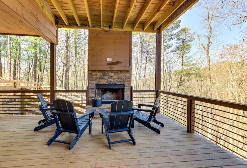Upscale Ellijay Cottage W/ Private Hot Tub & Grill