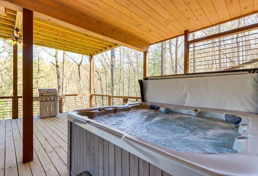 Upscale Ellijay Cottage W/ Private Hot Tub & Grill