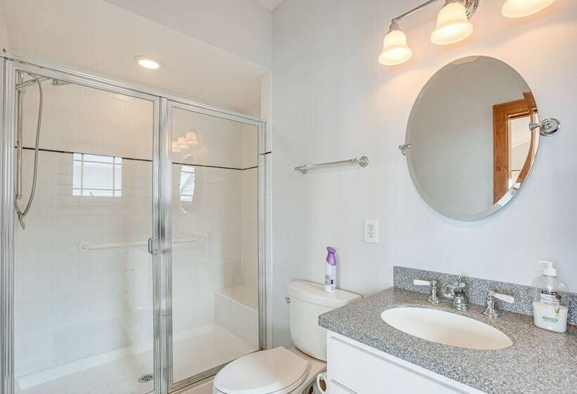 Waterfront Buckeye Lake House: Deck + Views!