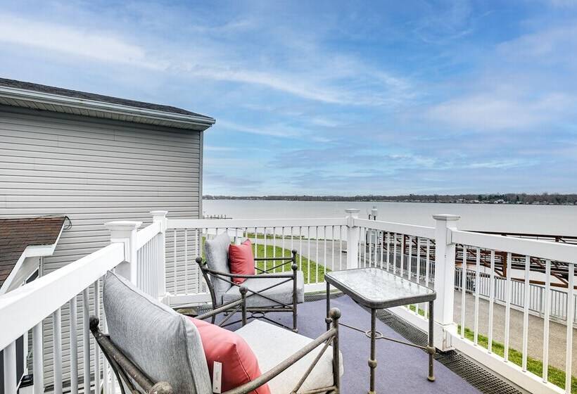 Waterfront Buckeye Lake House: Deck + Views!