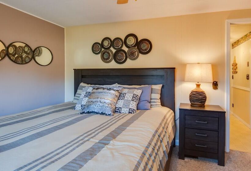 Waterfront Cottage Dock & Chautauqua Lake Access