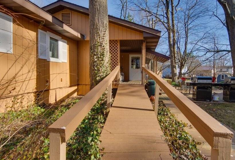 Waterfront Cottage Dock & Chautauqua Lake Access