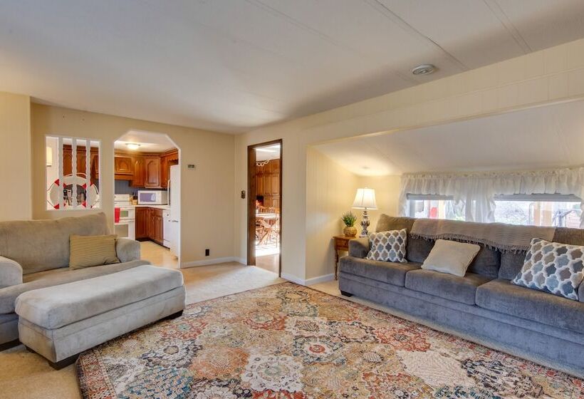 Waterfront Cottage Dock & Chautauqua Lake Access